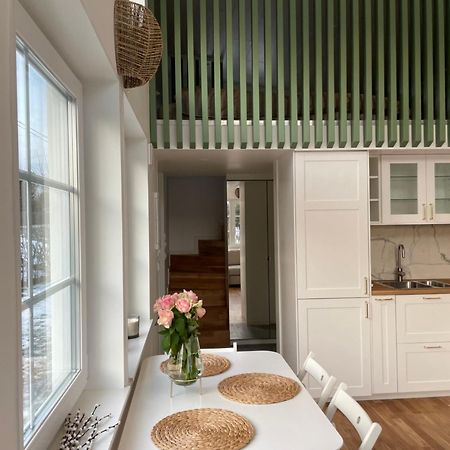 Ett Nytt Fraesch Hus Utanfoer Stockholm Naera Arlanda Villa Rosersberg Eksteriør billede